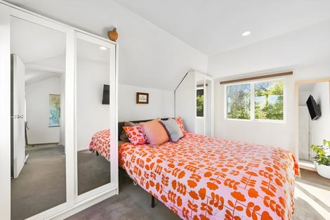 Photo of property in 25 Omar Street, Khandallah, Wellington, 6035