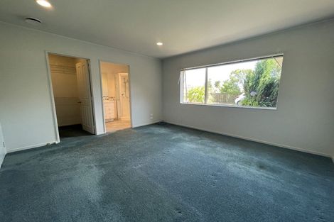 Photo of property in 8 Hagen Close, Golflands, Auckland, 2013