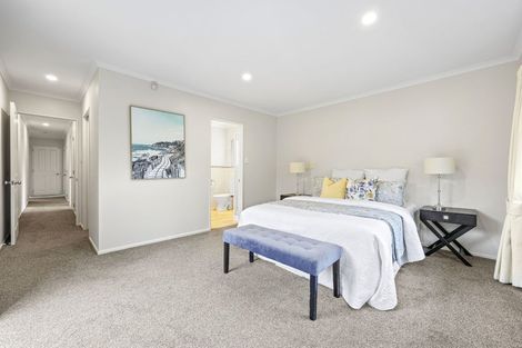 Photo of property in 25 Dairyland Drive, East Tamaki Heights, Auckland, 2016