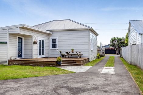 Photo of property in 22 Milmoe Street, Hawera, 4610