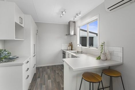 Photo of property in 112 Ryder Crescent, Levin, 5510