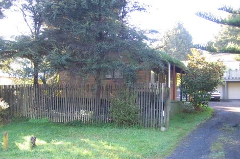 Photo of property in 10 Karen Road, Laingholm, Auckland, 0604