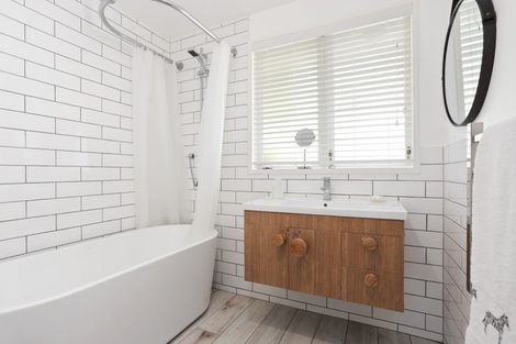 Photo of property in 151 Scenic Drive, Titirangi, Auckland, 0604