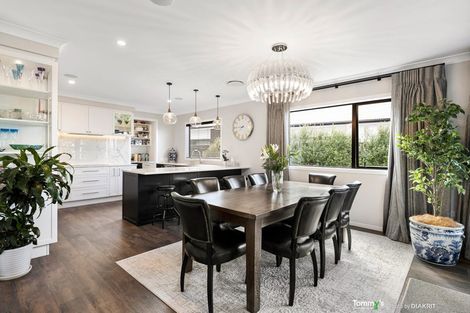 Photo of property in 15 Riroriro Close, Crofton Downs, Wellington, 6035