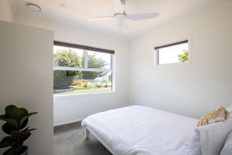 Photo of property in 10 Margaret Place, Merrilands, New Plymouth, 4312
