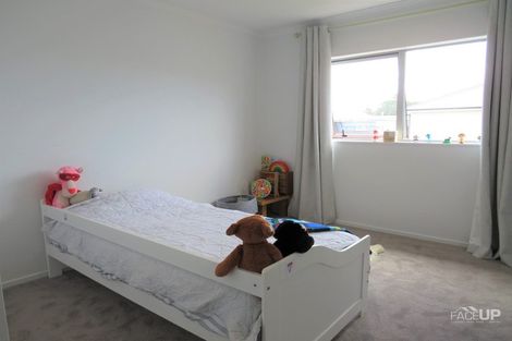 Photo of property in 20 Gilbert Hall Way, Swanson, Auckland, 0614