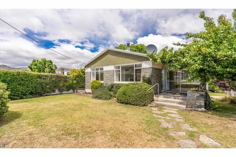 Photo of property in 10 Royal Terrace, Alexandra, 9320