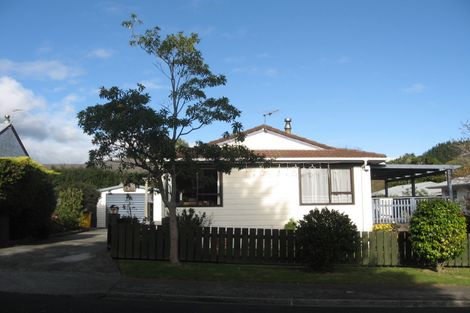 Photo of property in 9 Hookway Grove, Paraparaumu, 5032