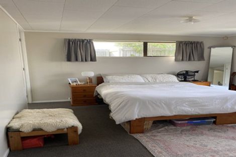 Photo of property in 15 Welland Place, Island Bay, Wellington, 6023