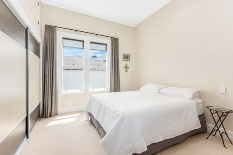 Photo of property in 12 Woburn Road, Northland, Wellington, 6012