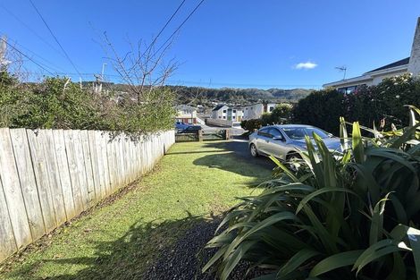 Photo of property in 38 Hinau Street, Tawa, Wellington, 5028