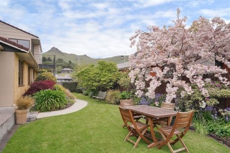 Photo of property in 34 Laing Crescent, Heathcote Valley, Christchurch, 8022