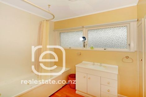 Photo of property in 21 Marlborough Avenue, Glenfield, Auckland, 0629