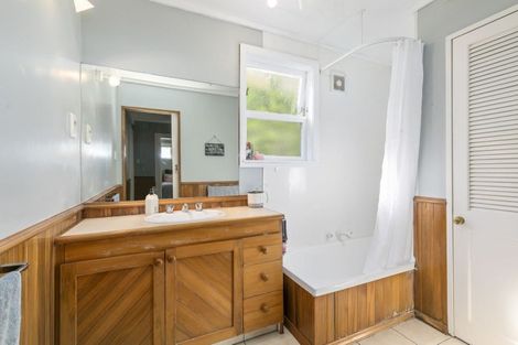 Photo of property in 69 Muritai Road, Eastbourne, Lower Hutt, 5013