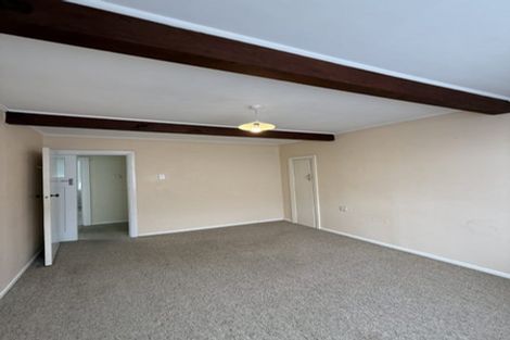 Photo of property in 8 Rixon Grove, Mount Victoria, Wellington, 6011