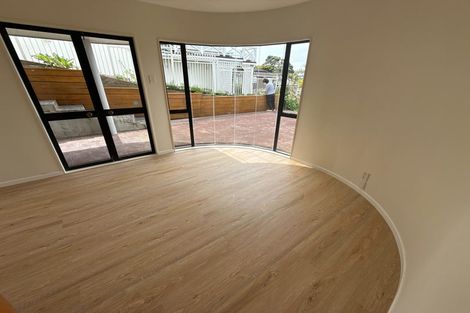 Photo of property in 16 Calypso Place, Rothesay Bay, Auckland, 0630