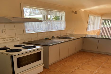 Photo of property in 30 Longburn Road, Henderson, Auckland, 0610