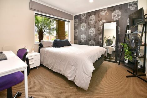 Photo of property in 6 Raabia Close, Parakai, 0830