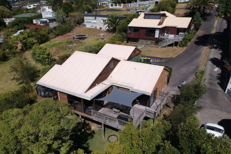 Photo of property in 2/24 Nigel Road, Browns Bay, Auckland, 0630