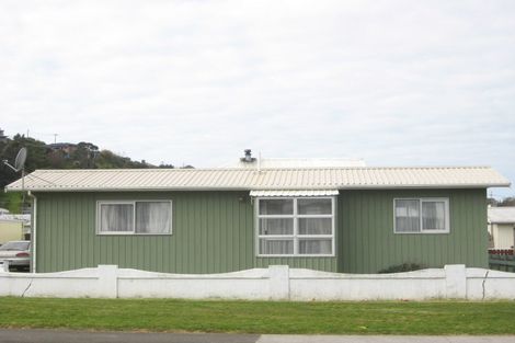 Photo of property in 34 Paritutu Road, Spotswood, New Plymouth, 4310