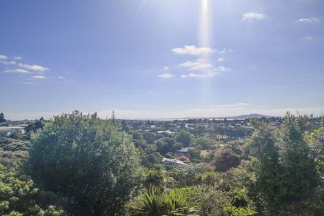 Photo of property in 76 Manuka Road, Glenfield, Auckland, 0629