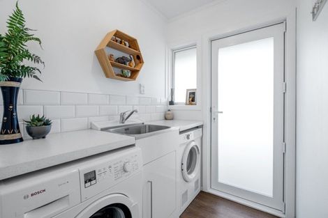 Photo of property in 12 Knox Place, Greerton, Tauranga, 3112