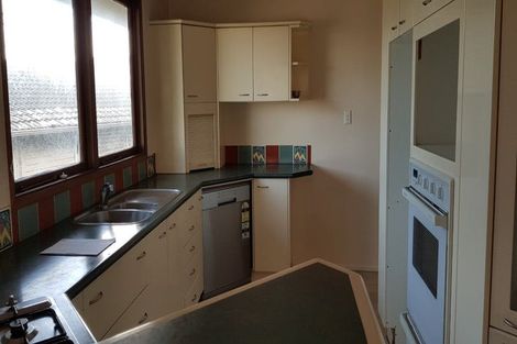 Photo of property in 212 Forrest Hill Road, Forrest Hill, Auckland, 0620