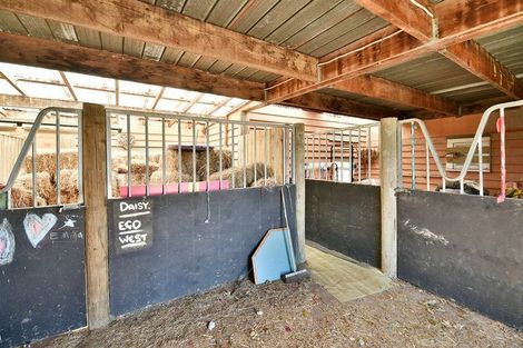 Photo of property in 37 Te Pua School Road, Helensville, 0875