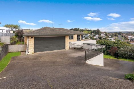 Photo of property in 17 Downing Place, Welcome Bay, Tauranga, 3112