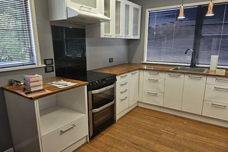 Photo of property in 30 Hatherlow Street, Glenfield, Auckland, 0629