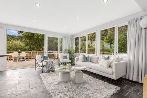 Photo of property in 12 Whiorau Grove, Lowry Bay, Lower Hutt, 5013