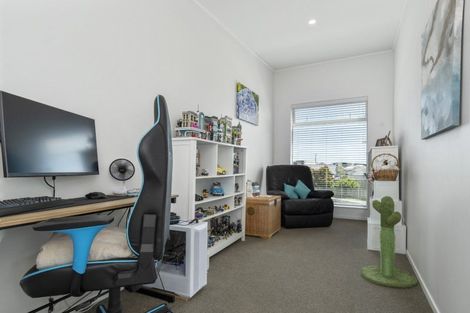 Photo of property in 31 Reynolds Place, Papamoa Beach, Papamoa, 3118