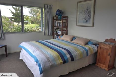 Photo of property in 9 Sand Dune Grove, Waikawa Beach, Levin, 5573
