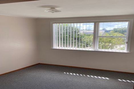 Photo of property in 30 Longburn Road, Henderson, Auckland, 0610