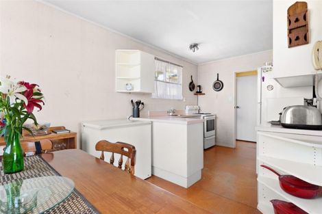 Photo of property in 24 Halloran Place, Massey, Auckland, 0614
