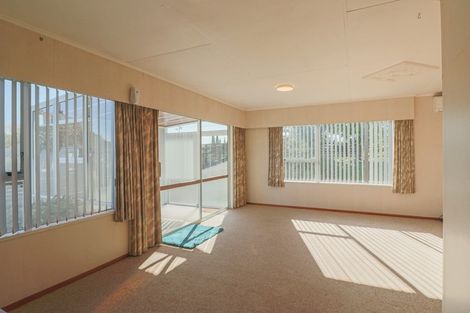 Photo of property in 30 Avenue Road, Foxton, 4814