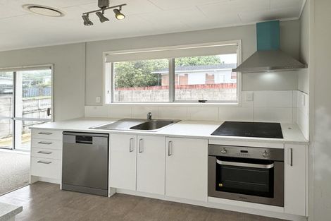 Photo of property in 9 Salamanca Road, Sunnynook, Auckland, 0620