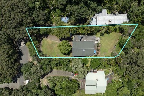 Photo of property in 11 Karekare Road, Karekare, New Lynn, 0772