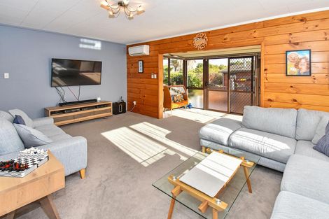 Photo of property in 156 Carnoustie Drive, Wattle Downs, Auckland, 2103