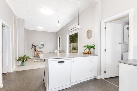 Photo of property in 50 Te Wharepouri Street, Berhampore, Wellington, 6023