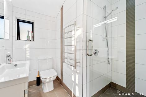 Photo of property in 33 Waipuia Place, Greenhithe, Auckland, 0632