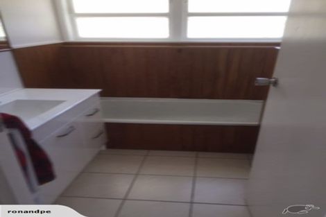 Photo of property in 23 Arosa Place, Forrest Hill, Auckland, 0620