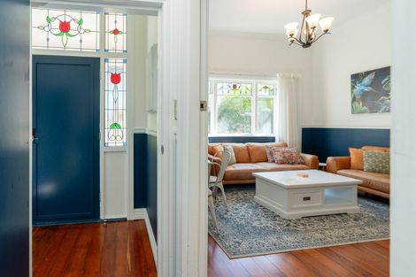 Photo of property in 10 Burnell Avenue, Thorndon, Wellington, 6011