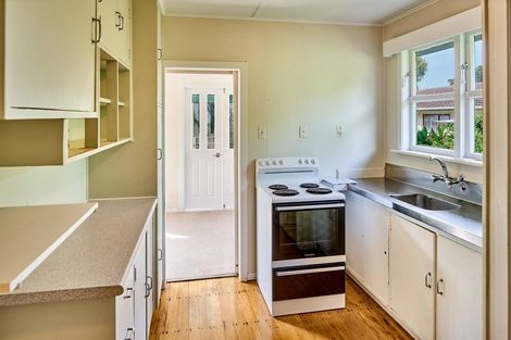 Photo of property in 5a Whitehouse Road, Titahi Bay, Porirua, 5022