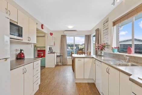 Photo of property in 19 Dunstan Crescent, Hornby, Christchurch, 8042