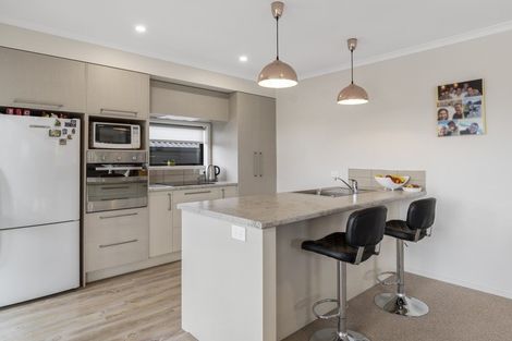 Photo of property in 33 Vista Close, Omokoroa, 3114