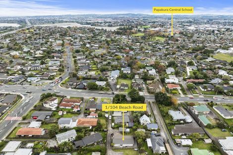 Photo of property in 1/104 Beach Road, Pahurehure, Papakura, 2113