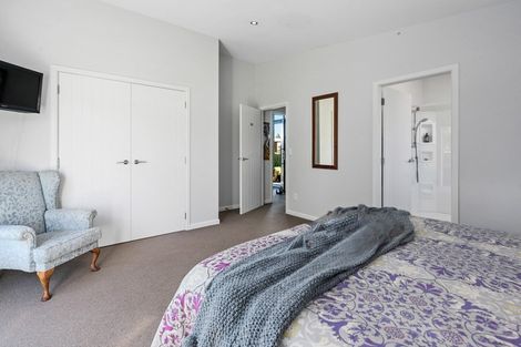 Photo of property in 2 Seagers Close, Kinloch, Taupo, 3377