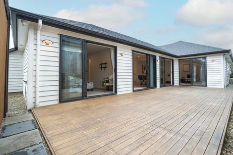 Photo of property in 23 Reserva Crescent, Kumeu, 0810