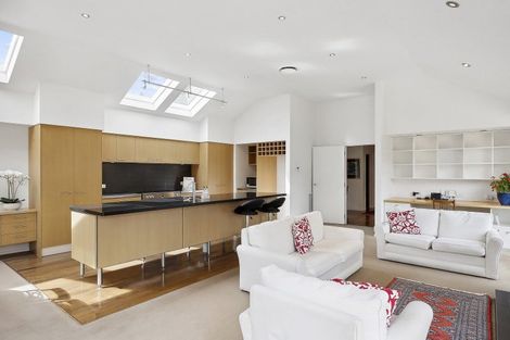 Photo of property in 122 Cannington Road, Maori Hill, Dunedin, 9010